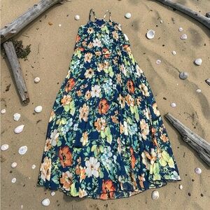 B Darlin Vibrant Floral Maxi Dress. Sz: 5/6
Navy Blue/Floral